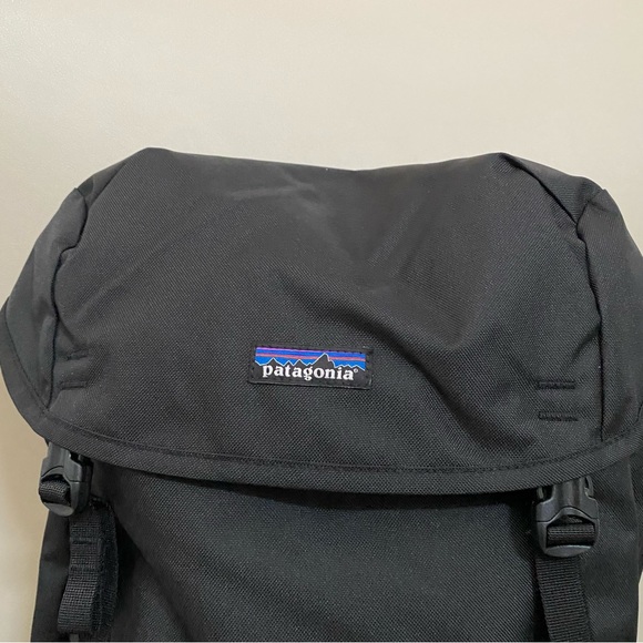 New with Tag Patagonia black lightweight backpack 🎒size 28L - Picture 2 of 9